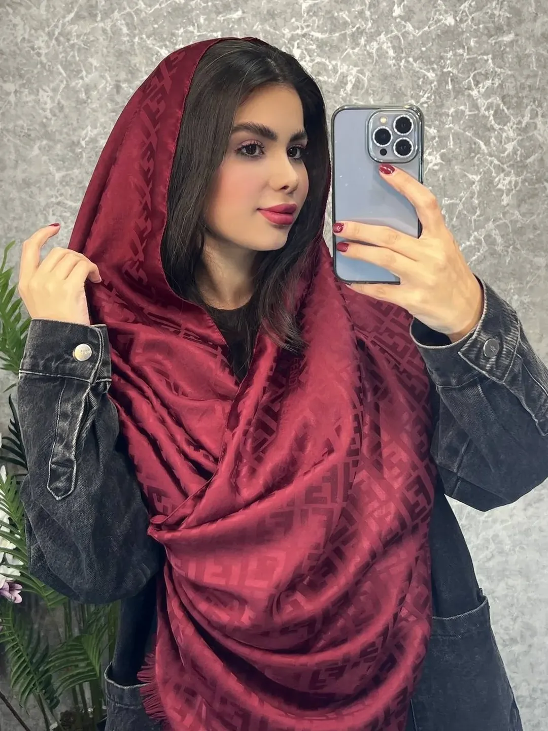 شال ژاکارد تک رنگ قرمز زرشگی